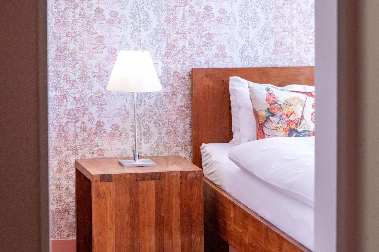 Hotel Viva Sky Констанц Экстерьер фото