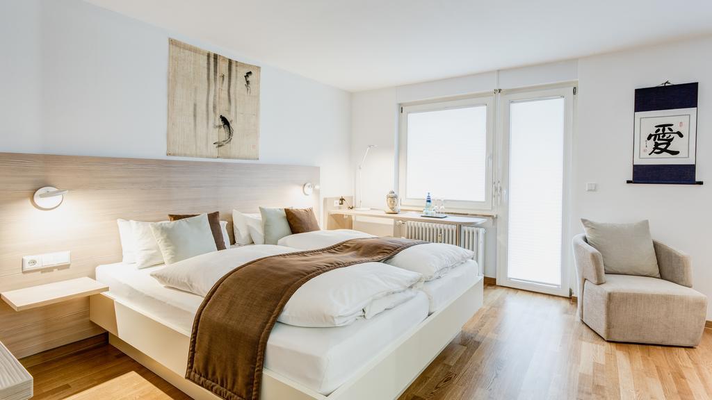 Hotel Viva Sky Констанц Экстерьер фото